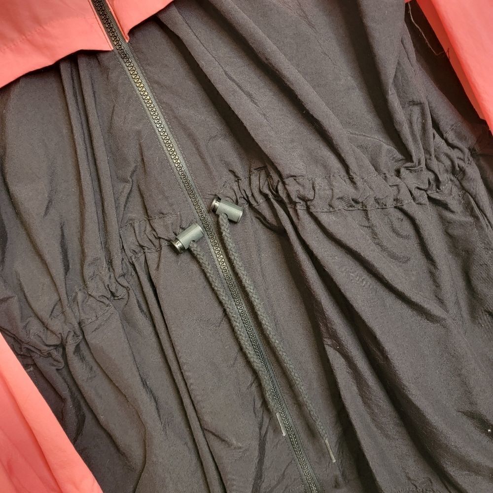 Vintage colorblock windbreaker 💗 Lightweight jacket made in USA. - Picture 4 of 5
